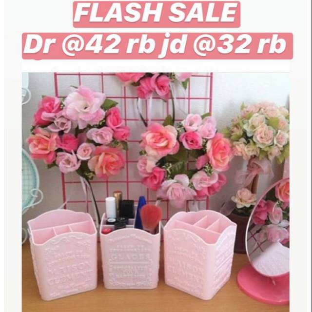 

Box sekat tempat brush / alat tulis pink