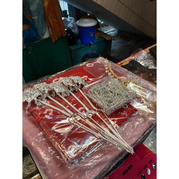 set perlengkapan pengantin