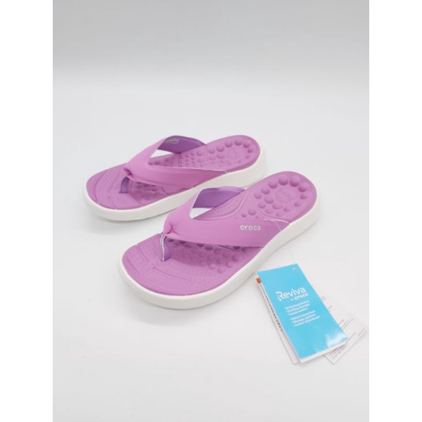 Sandal Crocs Reviva Flip Women / Sandal Crocs Jepit wanita