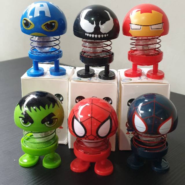 Mainan Boneka goyang Pajangan dashboard mobil Avenger Super Hero Led / Spring doll Spiderman Captain