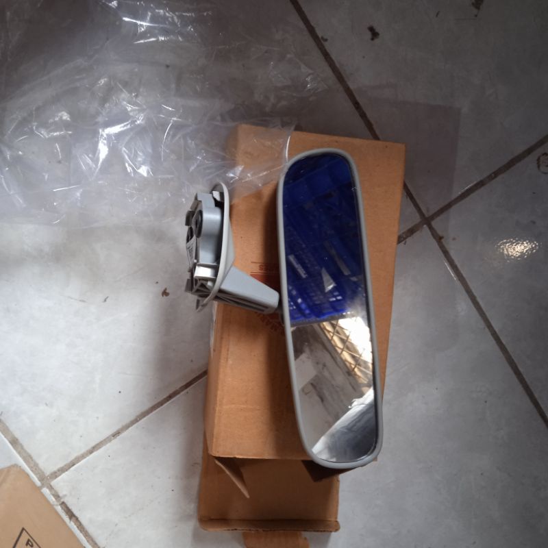 spion dalam suzuki splash