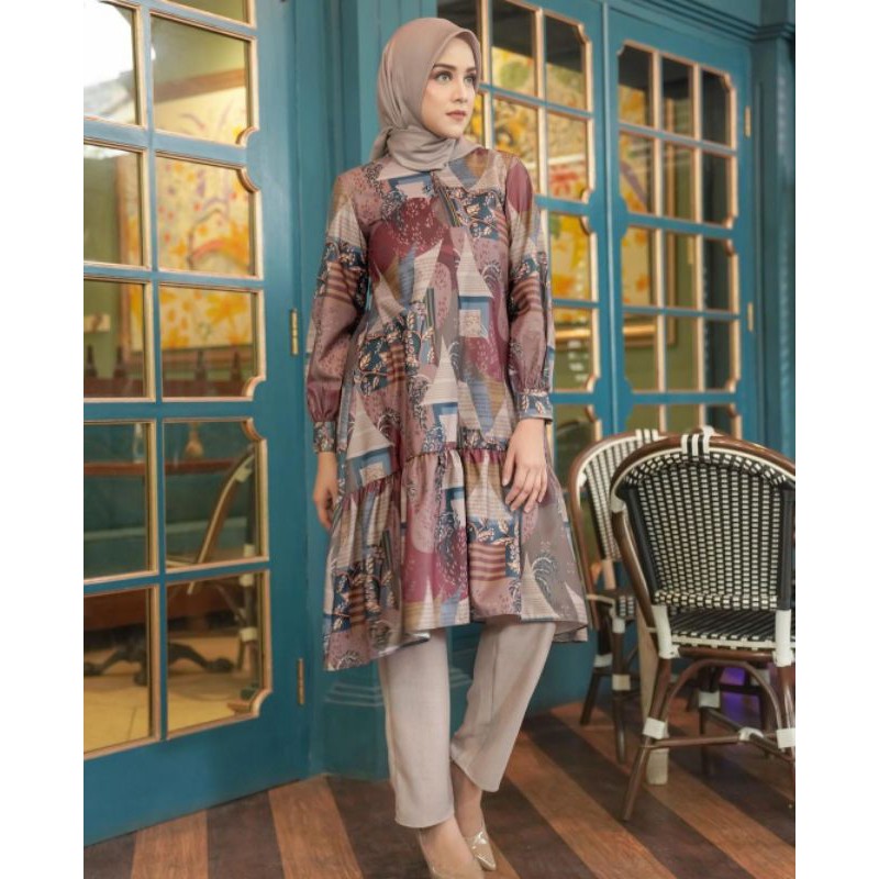 Andalas Tunic Wearing Klamby