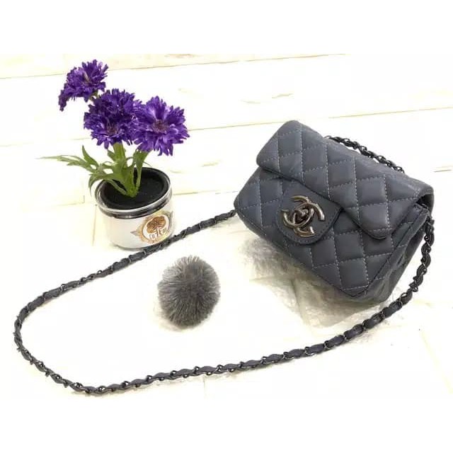 TAS BATAM TAS WANITA IMPORT TAS CHANEL BABY SLING (FREE BULU POM) - Hitam