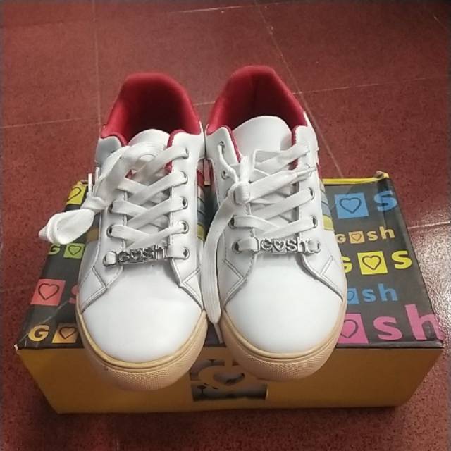 SEPATU GOSH WHITE SIZE 40 SECOND GOOD CONDITION