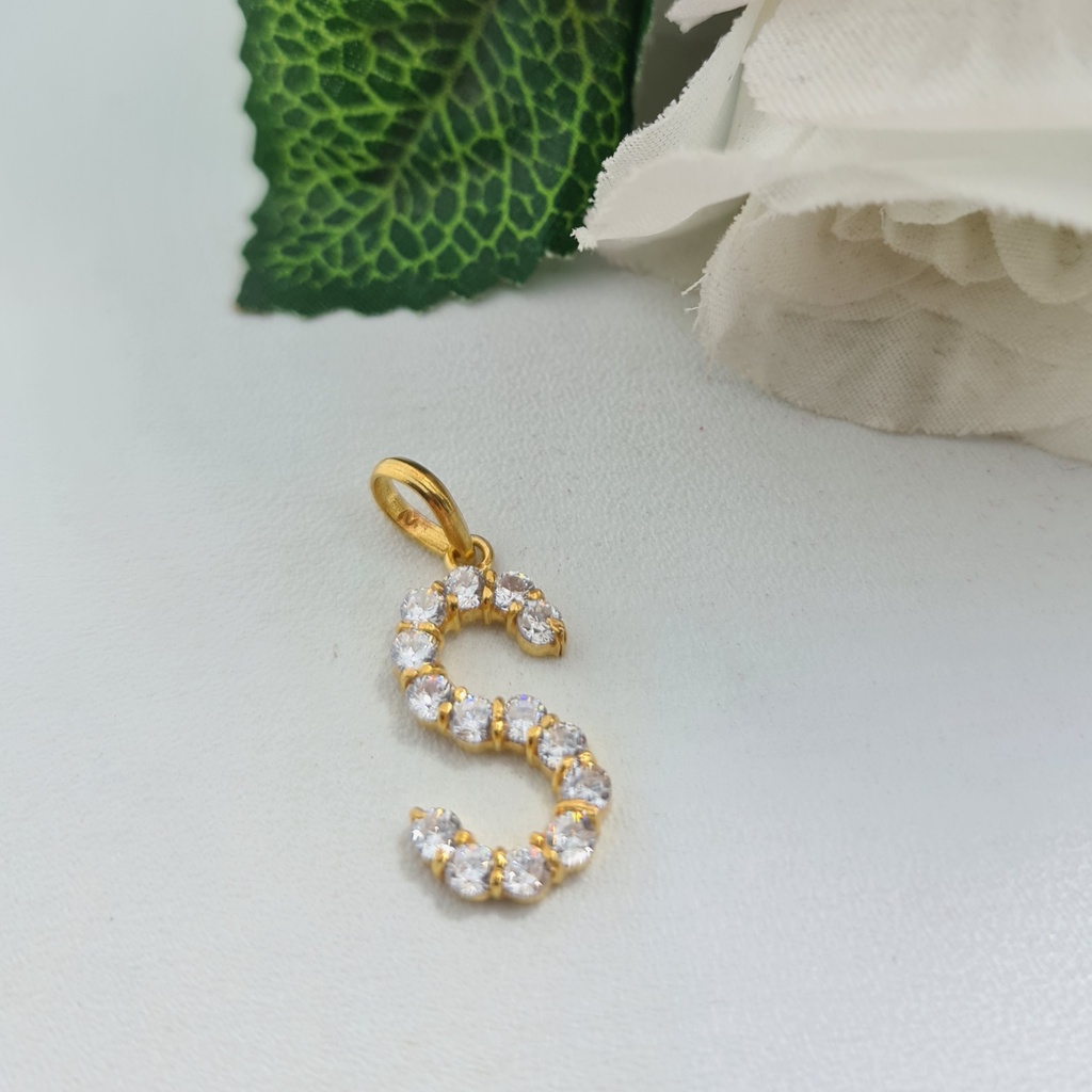 Liontin Emas Muda Huruf S