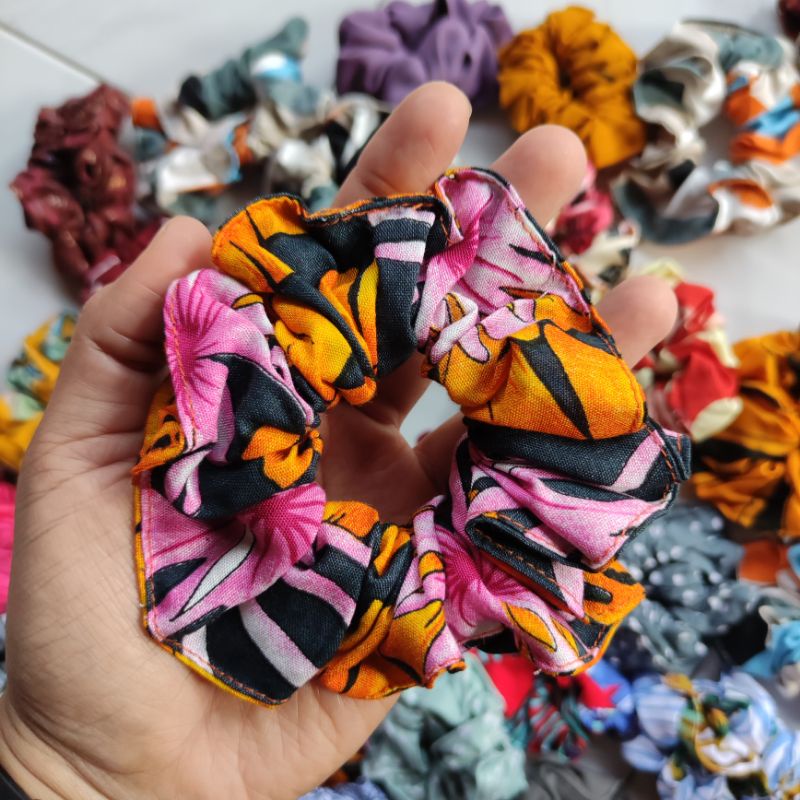 Ikat Rambut/ Tali Rambut/ Kunciran Rambut/ Ikat Rambut Cepol Hijab/ Scrunchie Jumbo Motif Bali