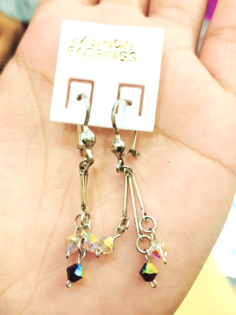 Anting wanita// anting kristal // anting monel// anting kristal swarosky// anting jurai jurai