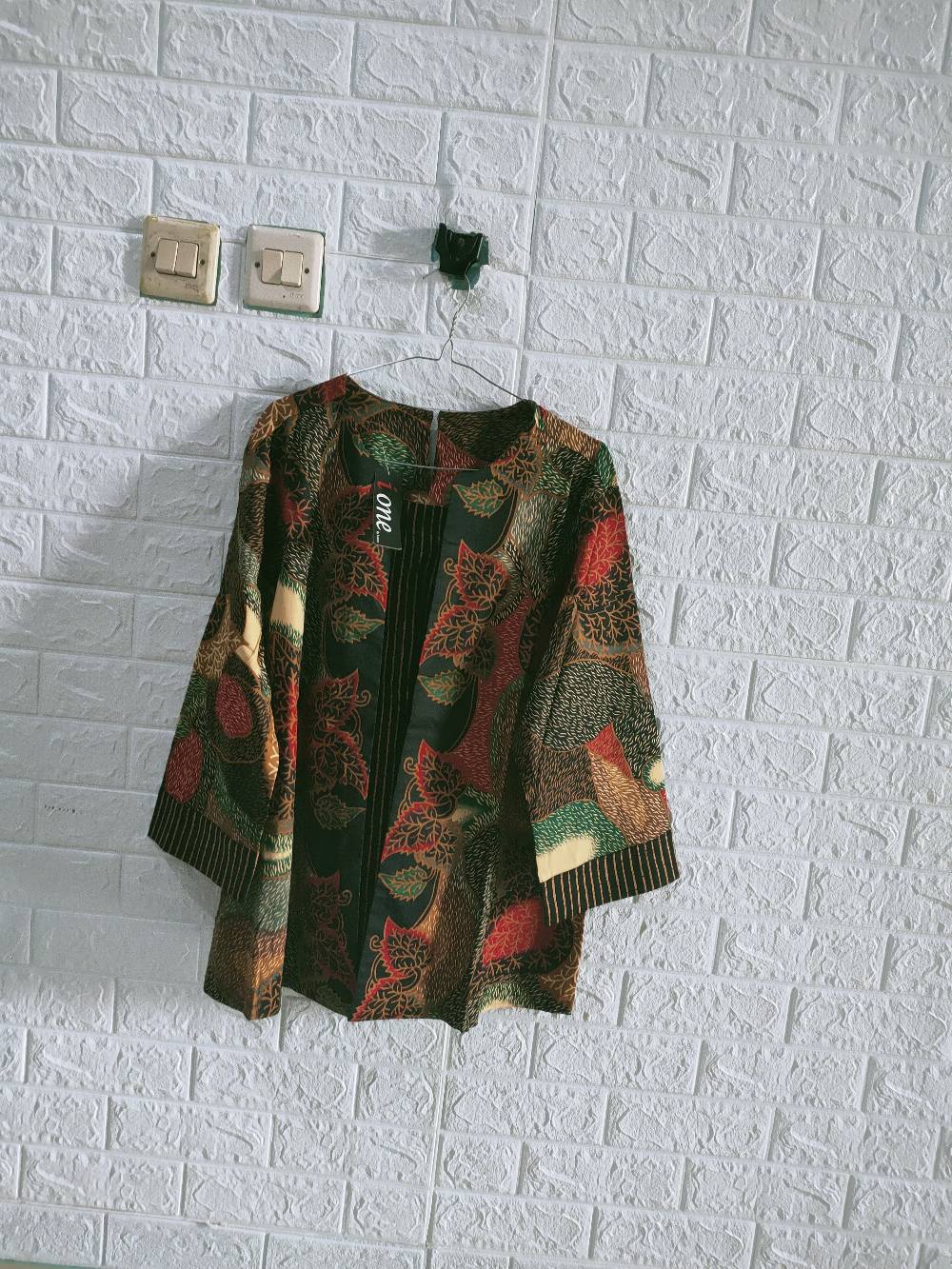 Awena - Busan Blouse Batik Wanita
