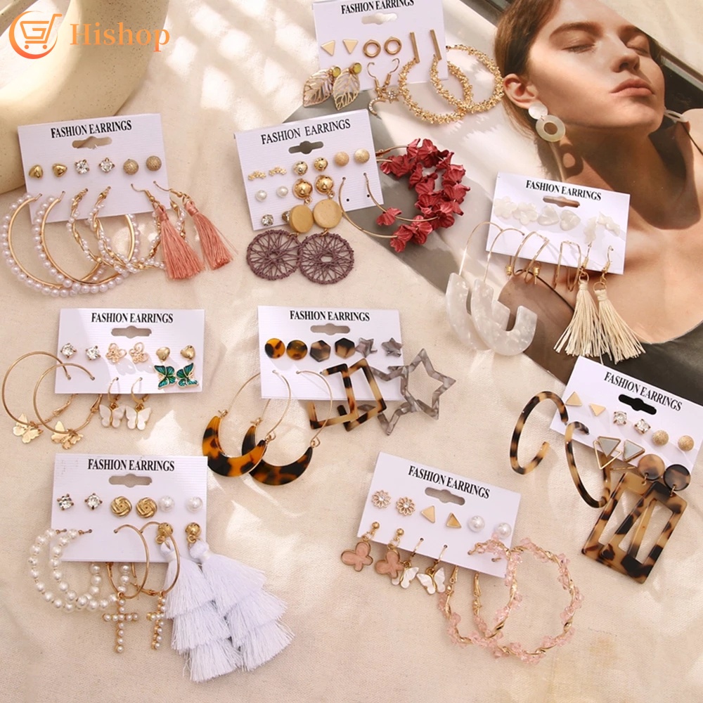 Set Anting Stud Desain Kupu-Kupu Emas Aksen Mutiara Kristal Bahan Resin Untuk Wanita