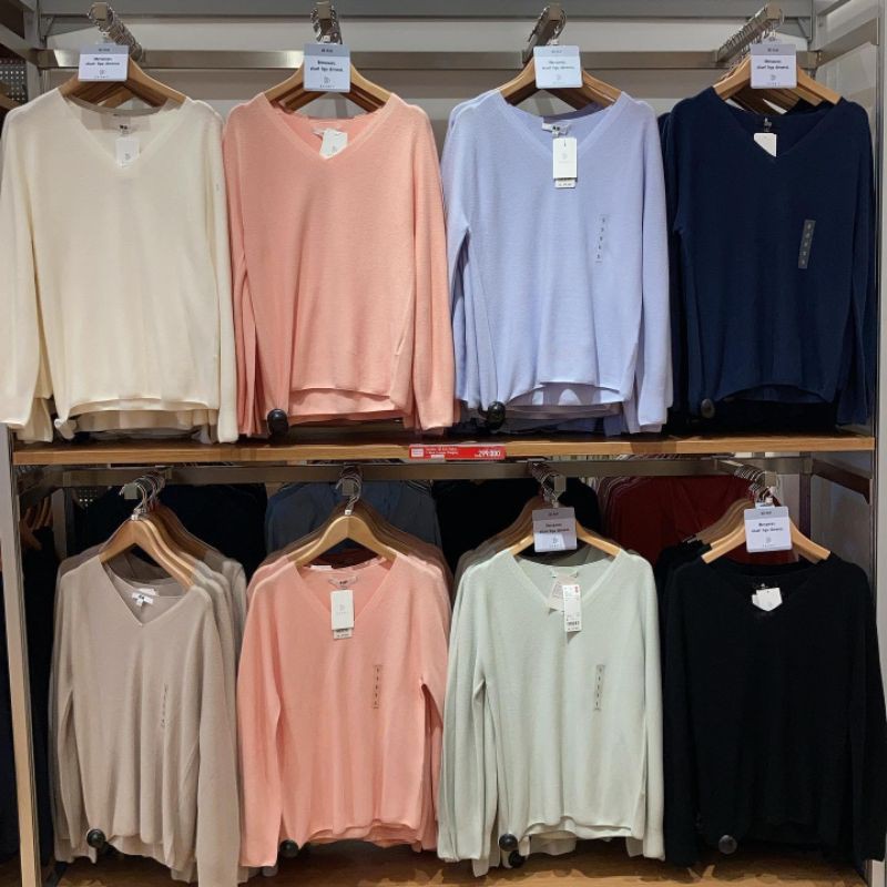 UNIQLO sweater 3d katun v neck