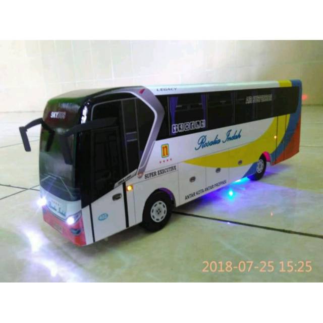 Miniatur bus besar rosalia indah