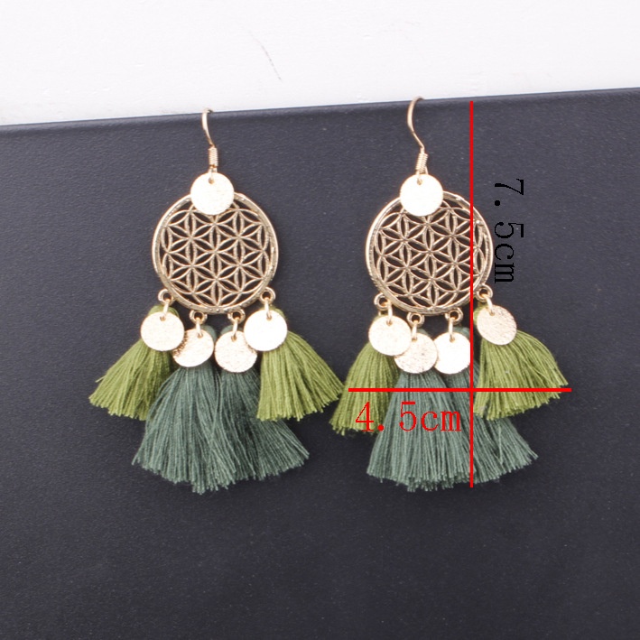 Anting Kait Gantung Desain Dream Catcher Hollow Warna Gold Hias Rumbai Wol Untuk Wanita