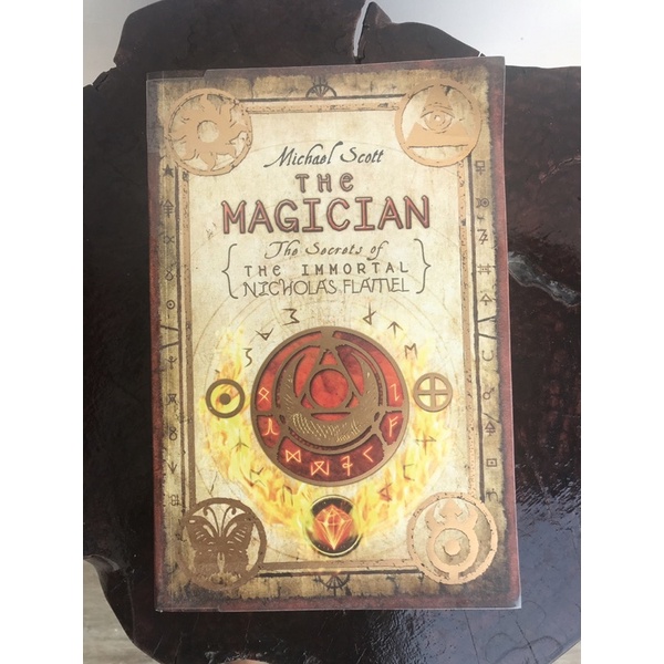 The Magician (The Secrets of The Immortal Nicholas Flamel)