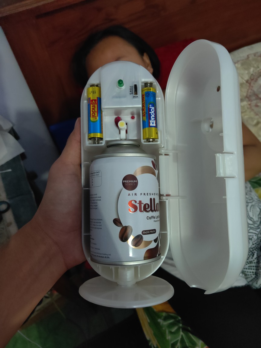 Stella Matic Alat Parfum Putih Free Refill