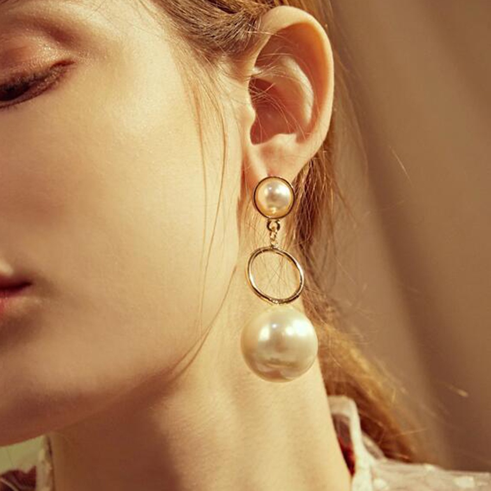 Anting Stud Panjang Bentuk Lingkaran Besar Aksen Mutiara Tiruan Untuk Wanita