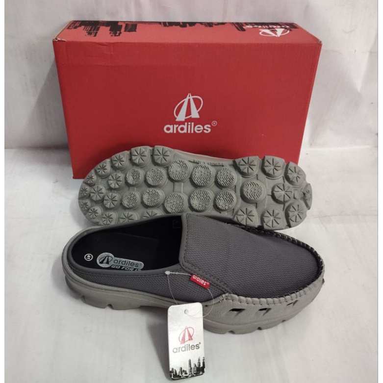 Ardiles straider  slip on pria harga spesial ukuran 39-43