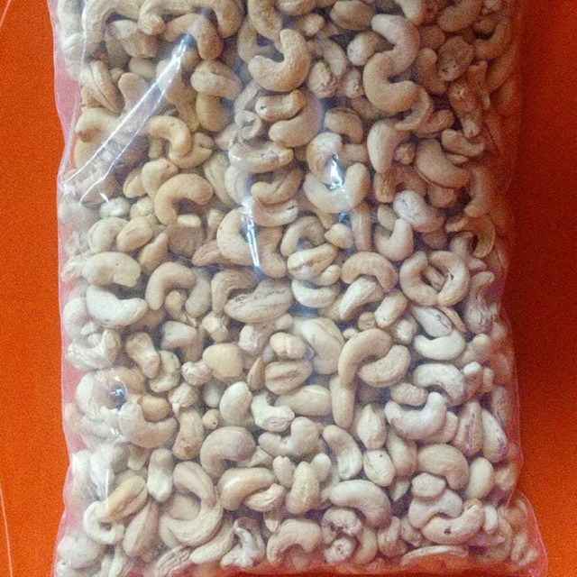 

Kacang Mente utuh kemasan 1 kg