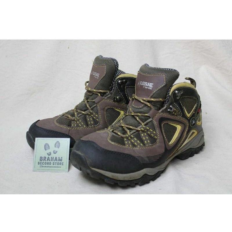 Leisure Time midcut hiking boot