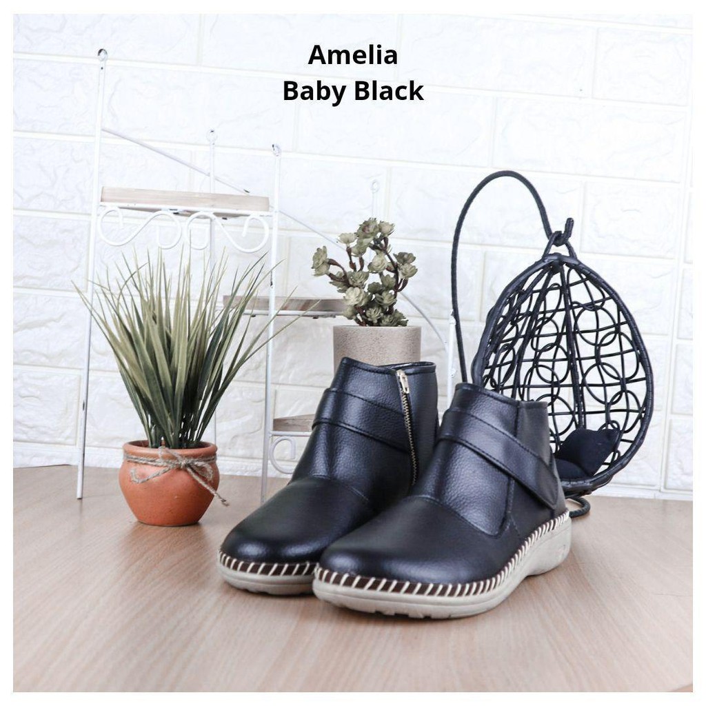 Sepatu boots Kerja Wanita Amelia etnikshoes