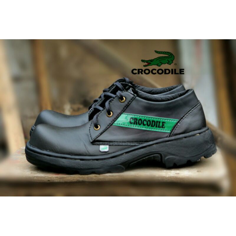 Sepatu Safety Pria Crocodile Low Black