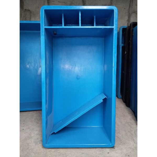 BAK FIBER KOTAK 4 CHAMBER 200 X 100 X 60 BAK / KOLAM FIBER KOTAK