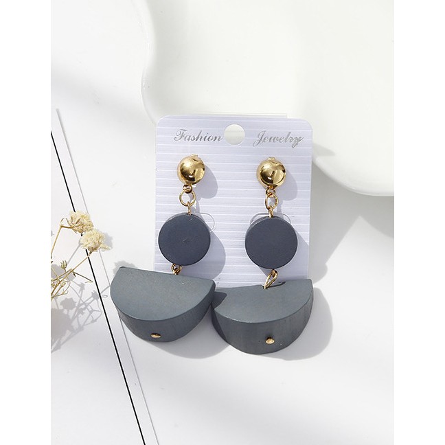 LRC Anting Tusuk Fashion Sector Shape Decorated Earrings