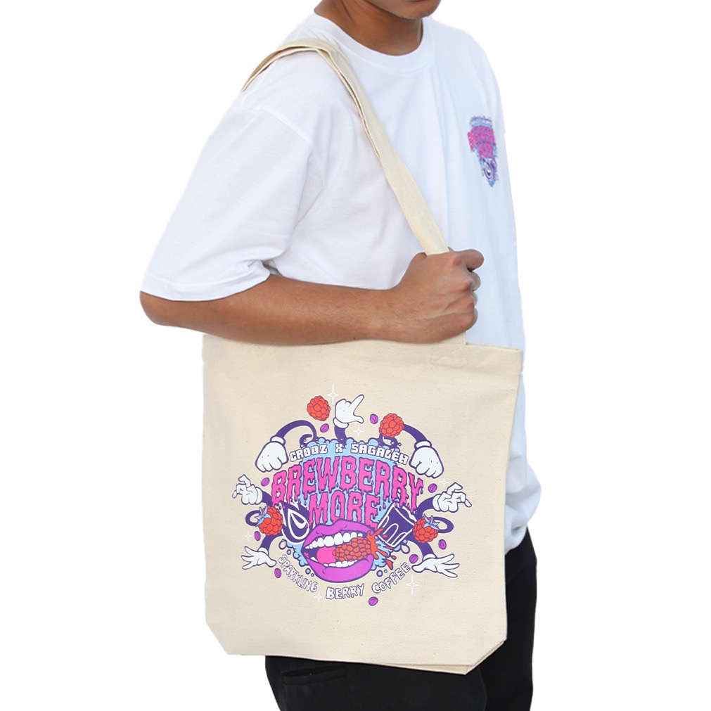 CROOZ X SAGALEH BREWBERRY MORE TOTE BAG CREAM