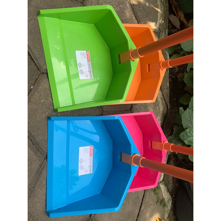 Pengki/ Beta Dust Pan Lion Star DP-1