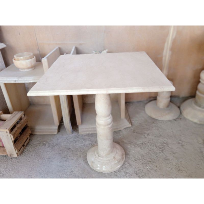 Meja Teras Marmer Kotak