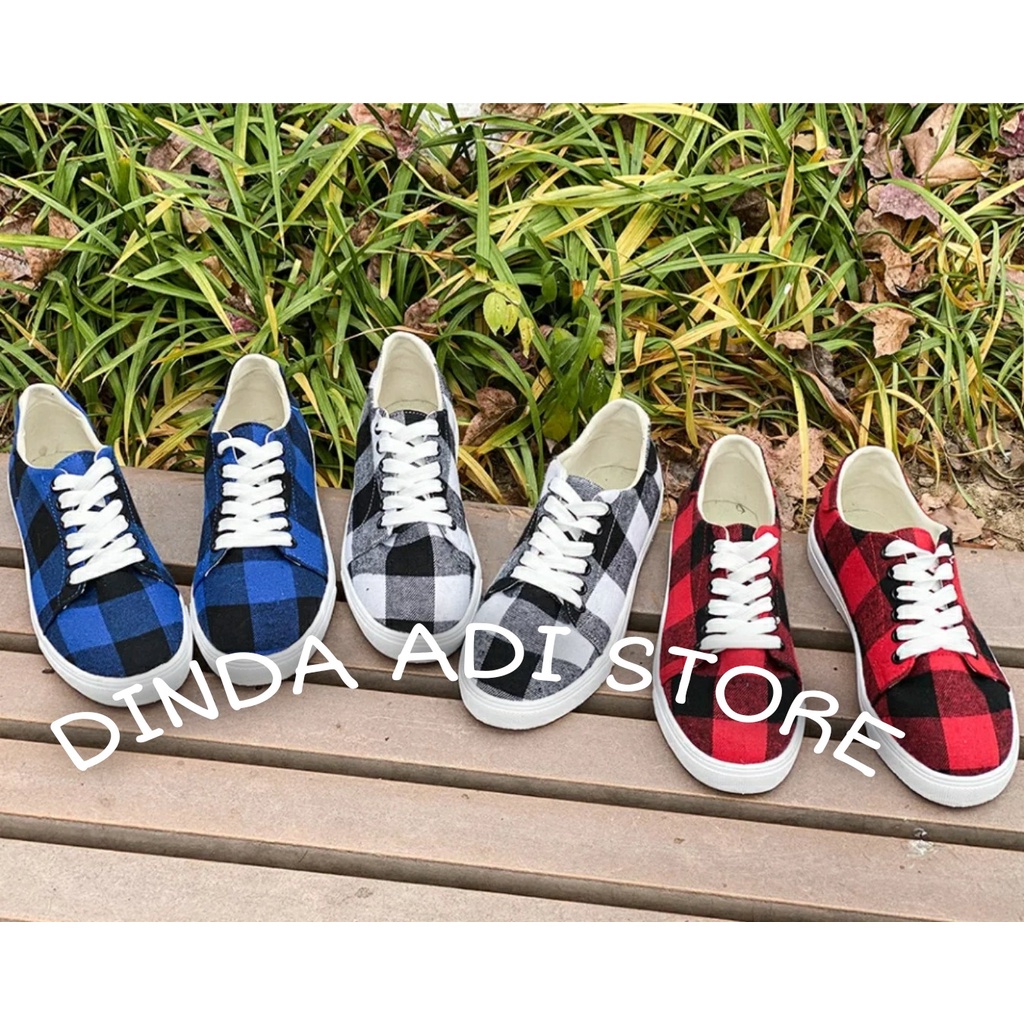 Dinda Sepatu Wanita Sneakers Kagami motif kotak-kotak Warna Biru merah dan putih ukuran 36-40