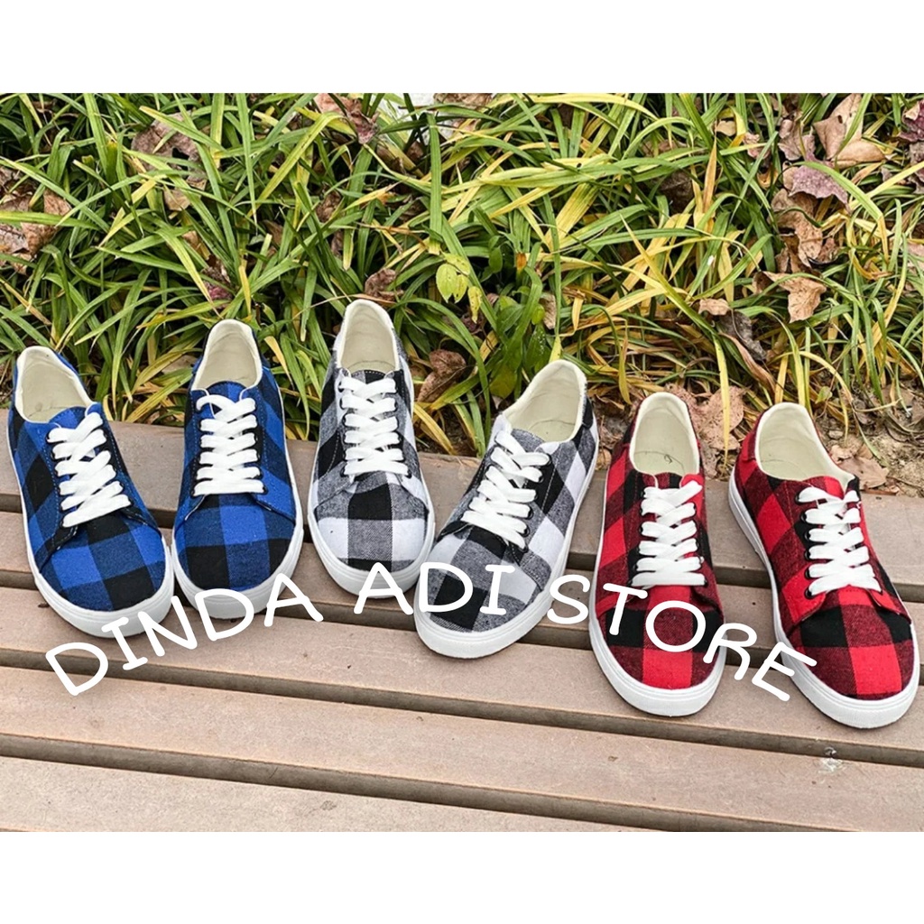 Dinda Sepatu Wanita Sneakers Kagami motif kotak-kotak Warna Biru merah dan putih ukuran 36-40