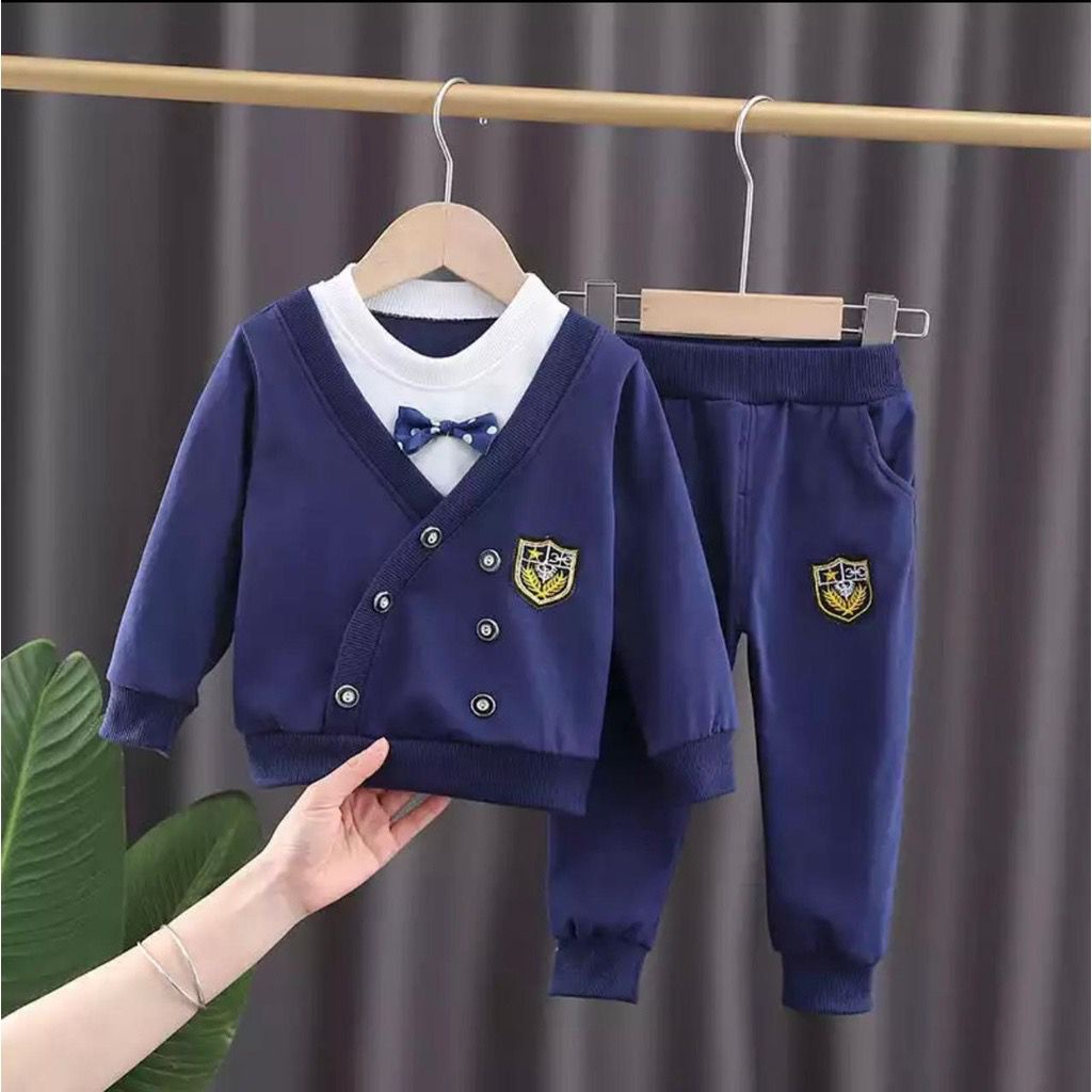 JUAL SETELAN SWEATER KOREA DASI ANAK BERMODEL KOREAN STYLE UNTUK USIA 1-5 TAHUN BAHAN ADEM NYAMAN DIPAKAI SI KECIL YA MOMS - FASHION OUTERWARE ANAKK LAKILAKI DAN PEREMPUAN BAJU MASA KINI TERBARU TERLARIS TRANDY 2022