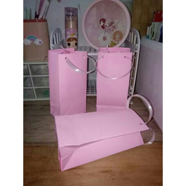 

paperbag polosan tanpa cetak bahan bc/Manila warna ukuran 15x7x6cm (pxlxt)