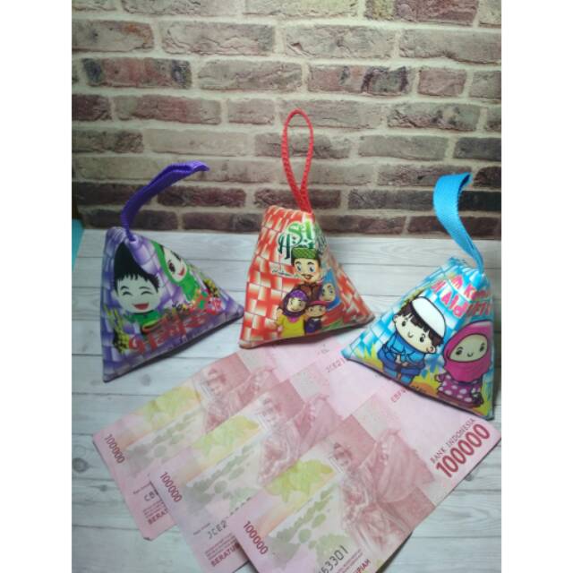 

Amplop ketupat