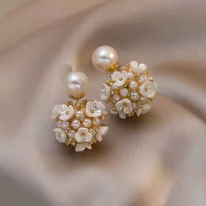 Anting Stud Desain Bunga Bola Mutiara Gaya Vintage Perancis Untuk Aksesoris Wanita