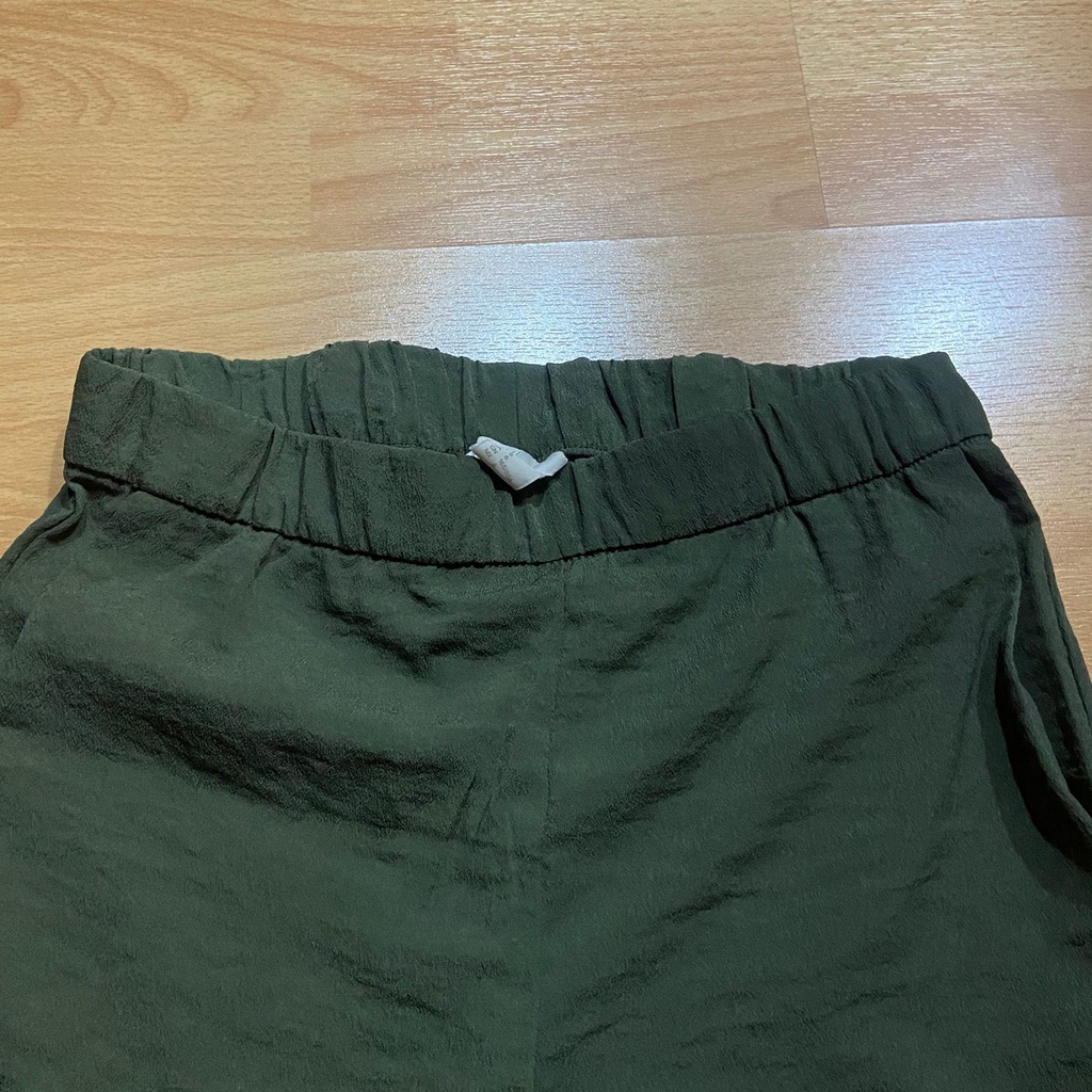 H&amp;M Celana Wanita Trousers Kulot Army Green Flowy Original