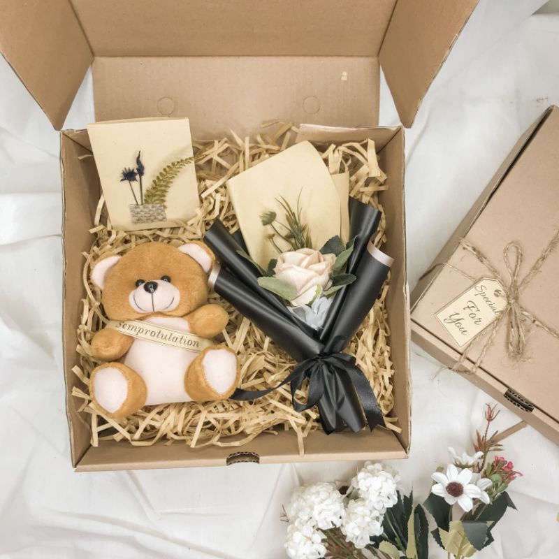 

Hampers kado wisuda bucket wisuda
