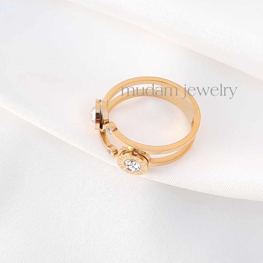 Cincin Titanium B&lt;gr Dengan 2 Pasang Diamonds Besar dan Kecil Warna Rose Gold, Gold dan Silver