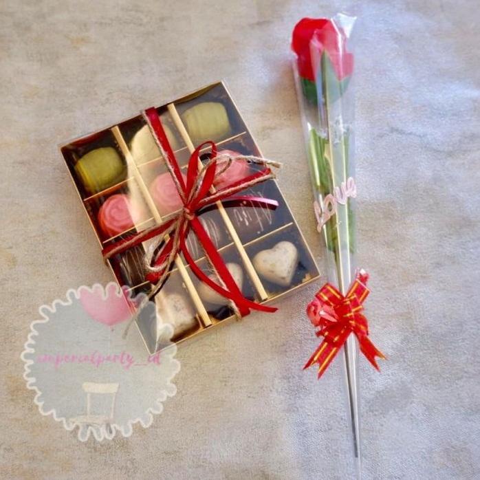 

Paket Coklat Valentine Love Hati Isi 12 Dan Bunga Promo!!! R33A