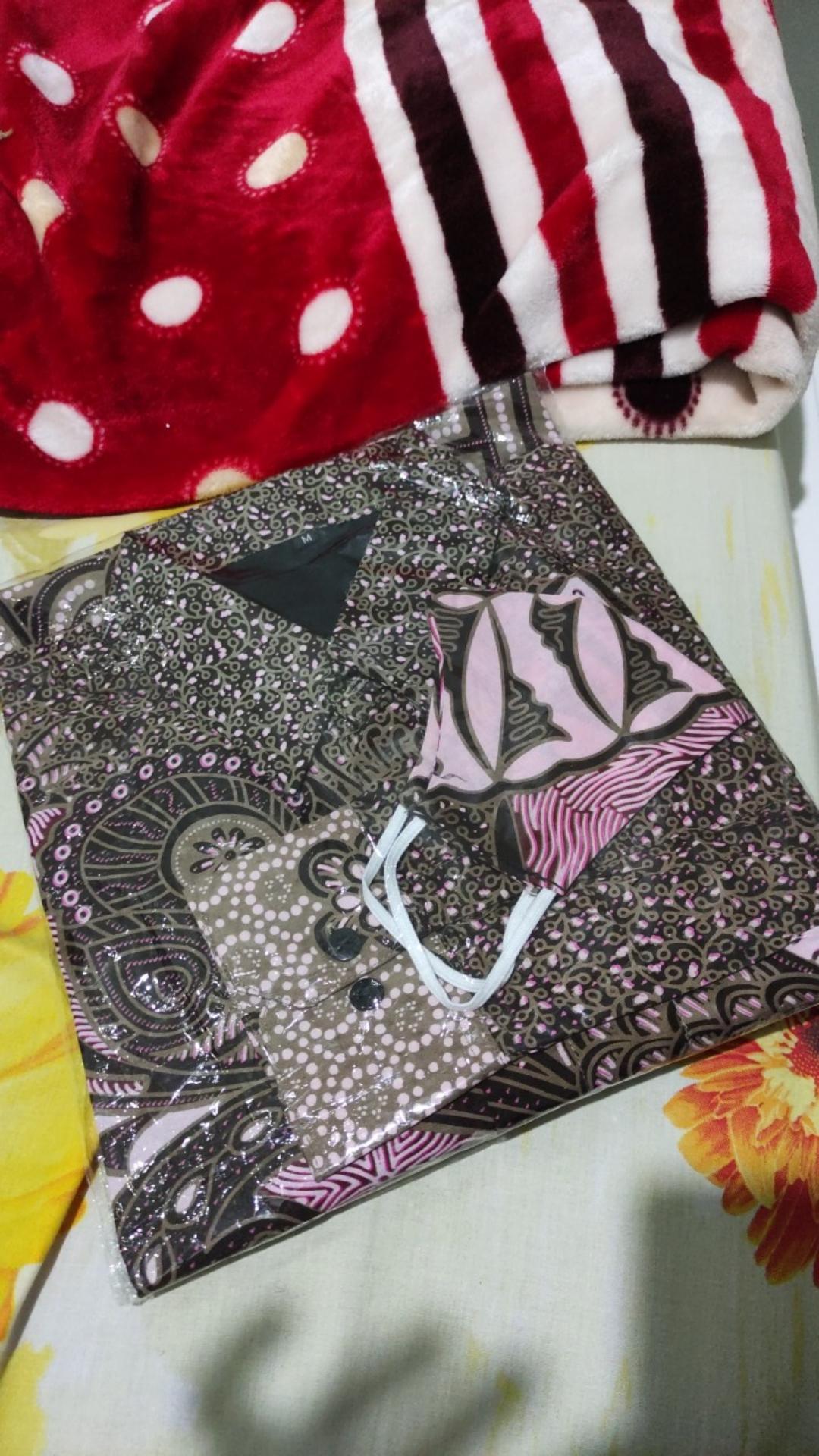 Kemeja Batik Pria Full Furing Lengan Panjang Katun Halus Sragenan Motif Mama Muda Pink