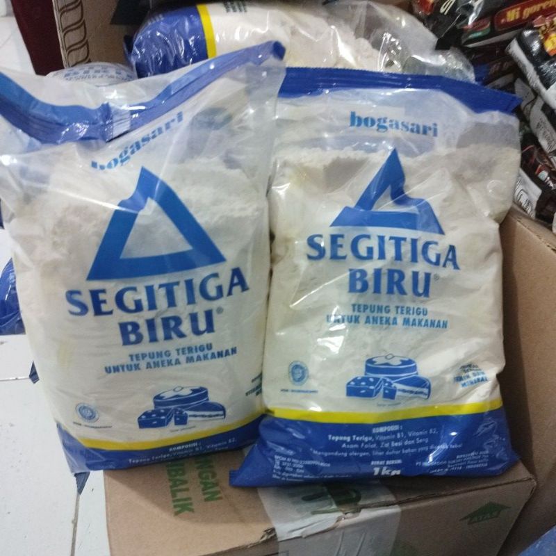 

Tepung Segitiga Biru