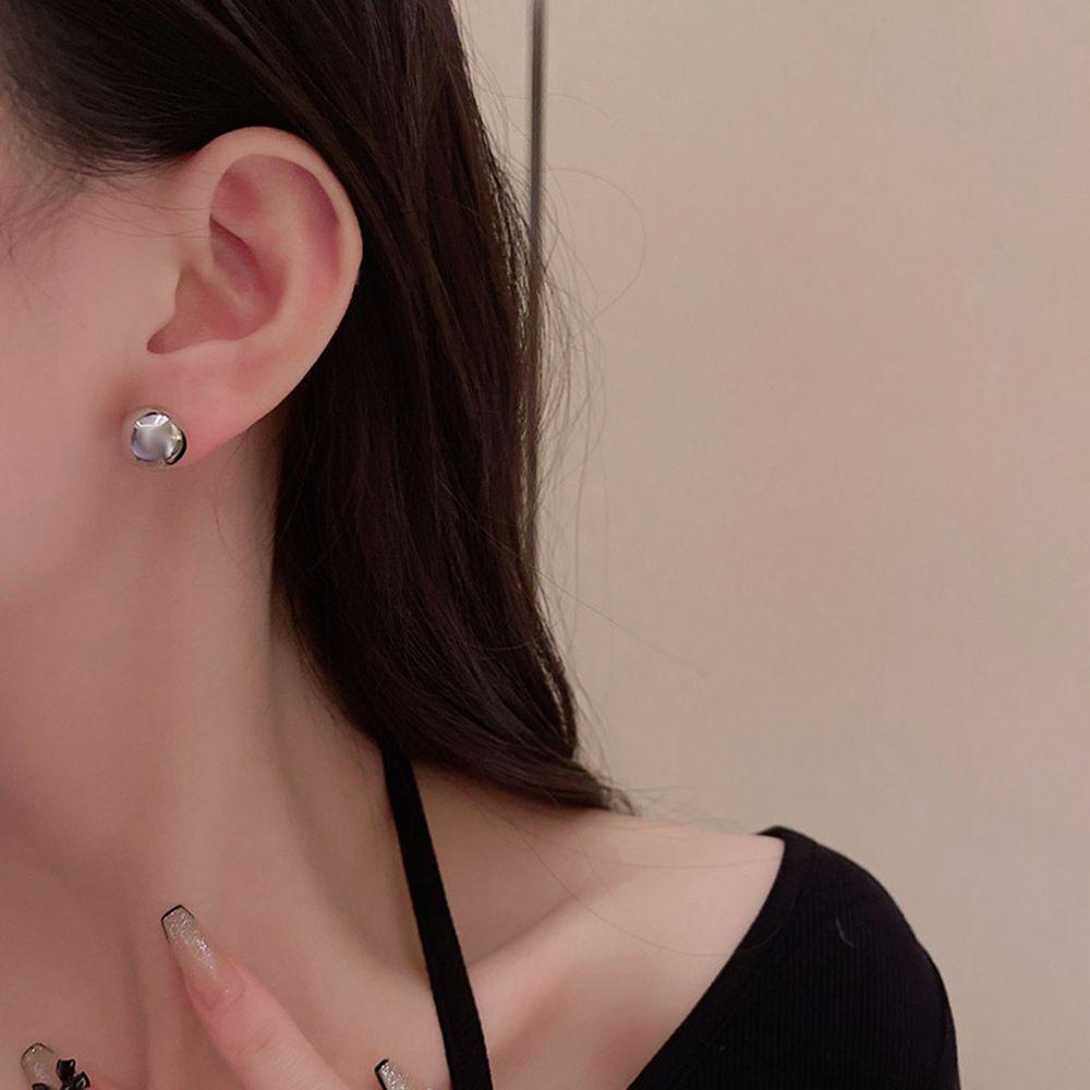 Mxbeauty Anting Wanita Minoritas Retro Pesta Geometris Lady Baroque Bulat Manik Stud Earrings