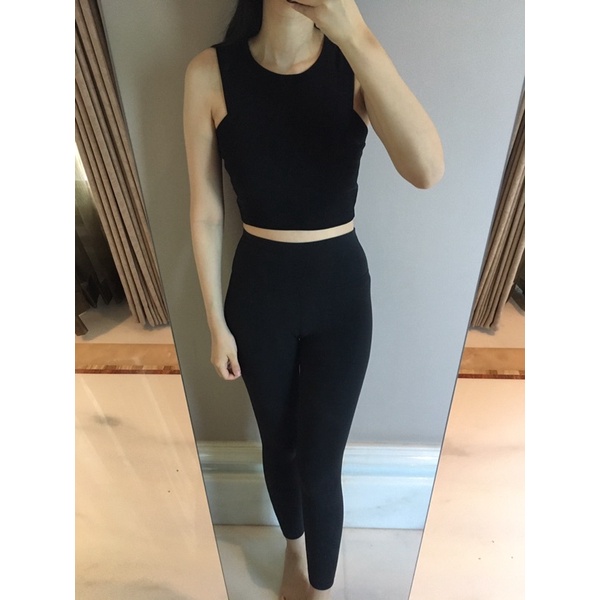 Preloved Baju PULL&BEAR Pakaian Atasan Crop Crewneck Crew Neck Tangtop Tenktop Tantop Tengtoop Thank