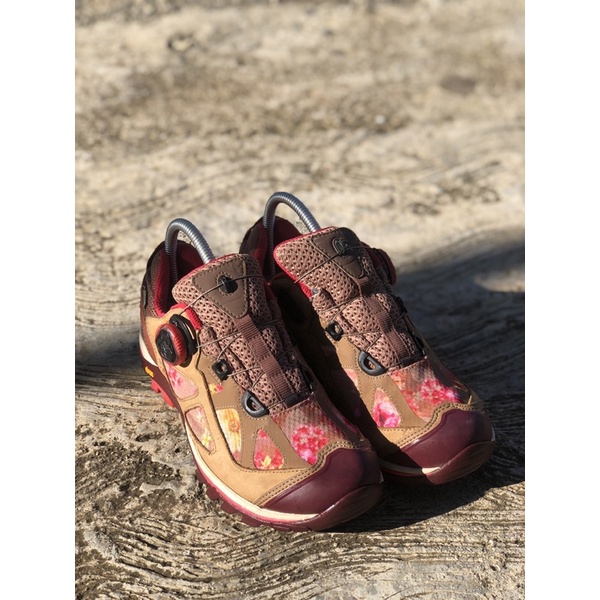 Sepatu gunung second original lafuma