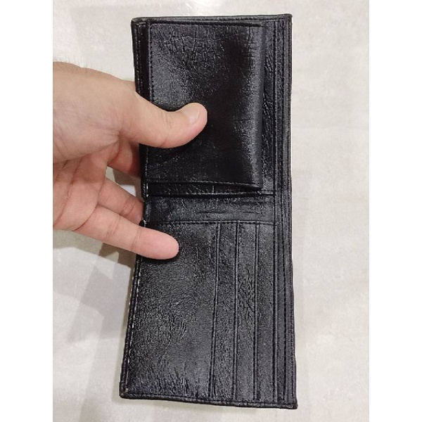 Dompet lipat pendek