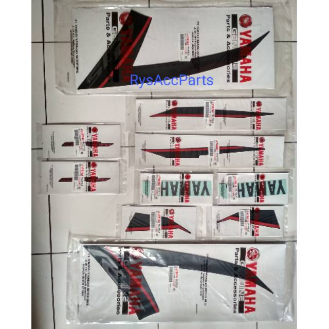 STIKER MOTOR STRIPING YAMAHA R15 V3 2018 2019 HITAM METALIK ORIGINAL