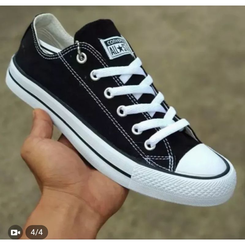 ali jaya/ sepatu converse hitam putih terbuat dari bahan kanvas