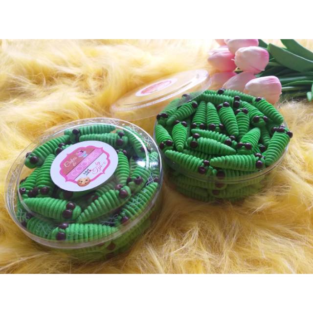 

KUE LEBARAN PREMIUM PANDAN CARTEPILLAR COOKIES