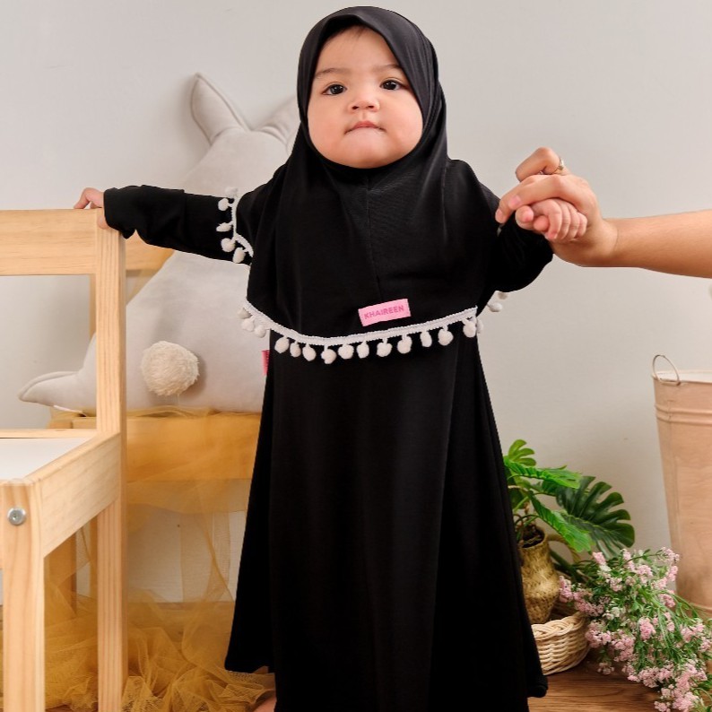 Baju Muslim Anak Perempuan Jersey Import Original Khaireen / Gamis Anak Pompom Cantik