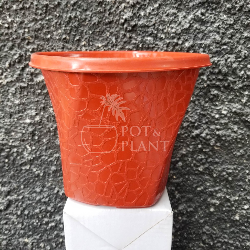 Pot Plastik Unik Twister 22 cm Budi Jaya - MERAH BATA